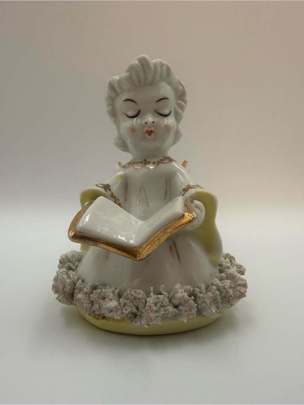 Vintage Spaghetti Singing Angel Figurine Blume Japan Choir